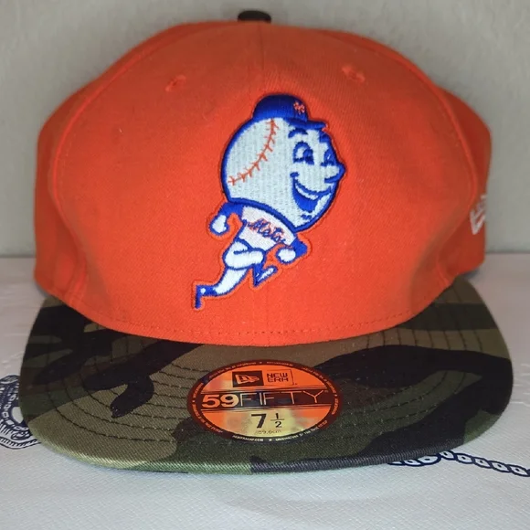 New Era NY Mets Bright Orange Cap with Camouflage Brim - Picture 1 of 10
